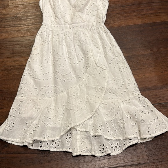 Japna Pre Loved lined Eyelet V-Neck Midi White Dress. - Picture 3 of 8